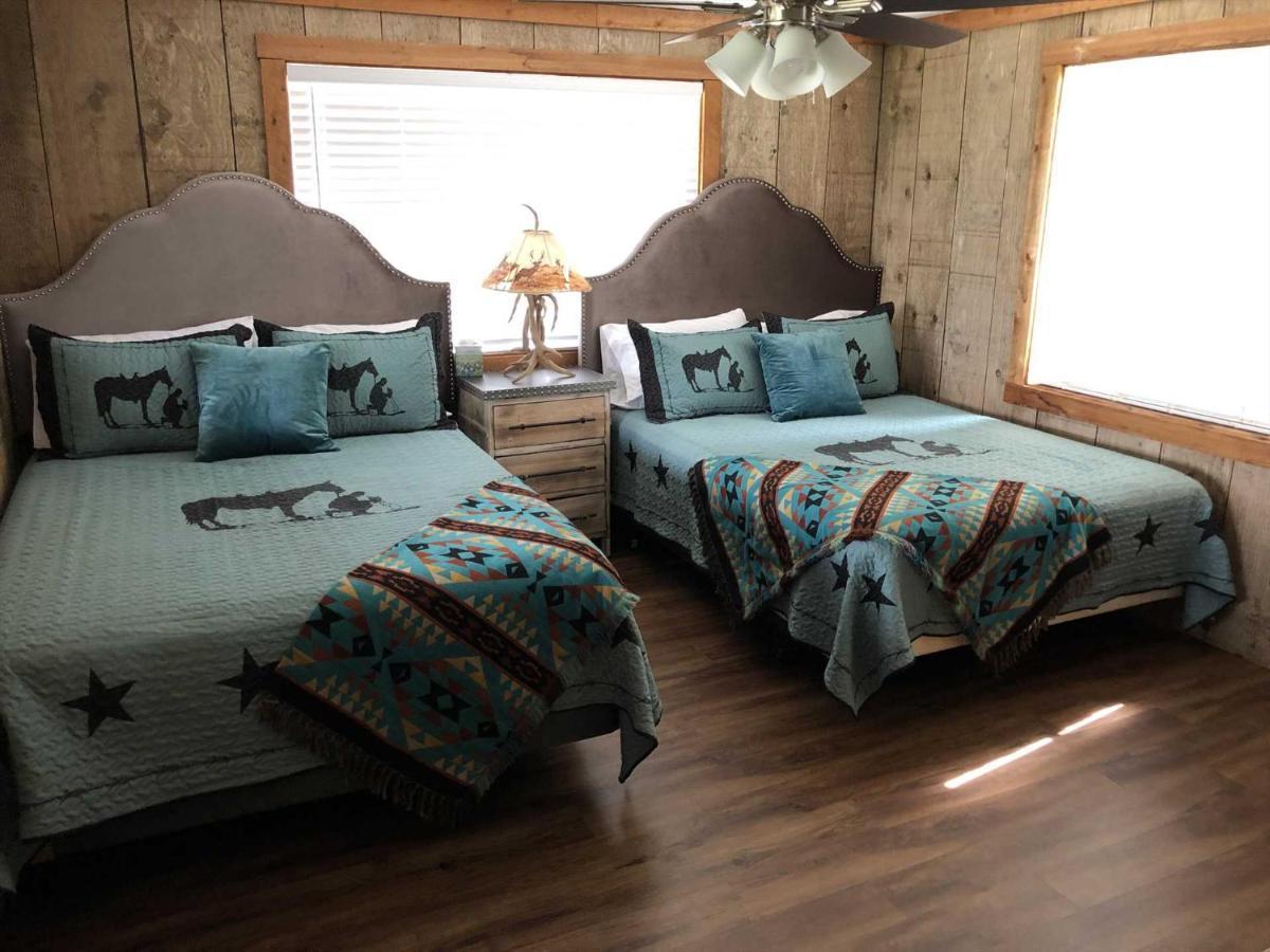 Rockin' B Ranch Bluff House Hotell Pipe Creek Eksteriør bilde
