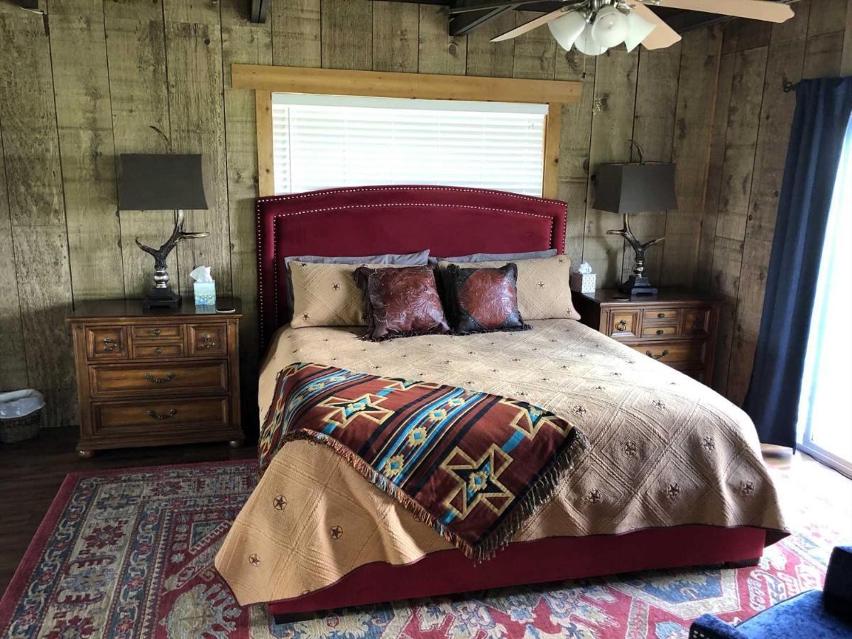 Rockin' B Ranch Bluff House Hotell Pipe Creek Eksteriør bilde